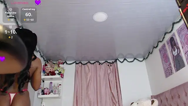 Snapshot of violett_brown9 chatting on June 2026 06:40:02 AM violett brown9 online show from June 2026 06:40:02 AM