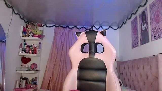 Snapshot of violett_brown9 chatting on June 2026 06:57:01 AM violett brown9 online show from June 2026 06:57:01 AM