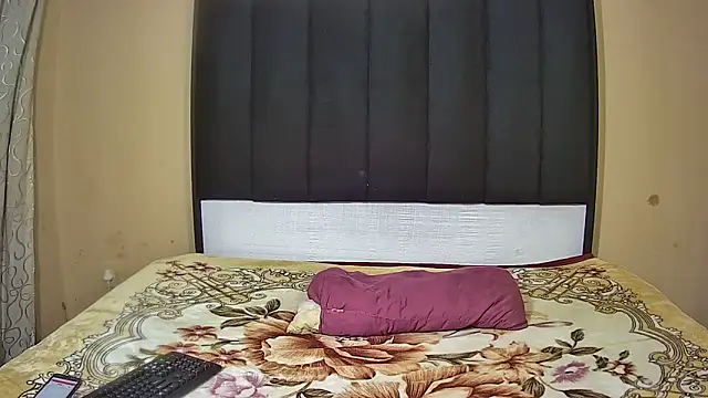 DesiredQueen27 online show from April 2026 04:14:01 AM