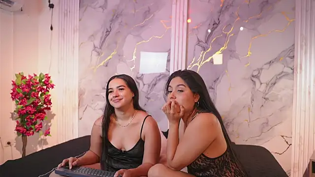 Scarlet and naomi online show from January 2026 05:11:01 AM