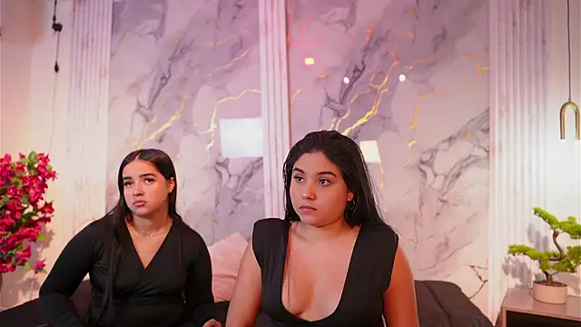 Scarlet and naomi online show from January 2026 04:27:02 AM