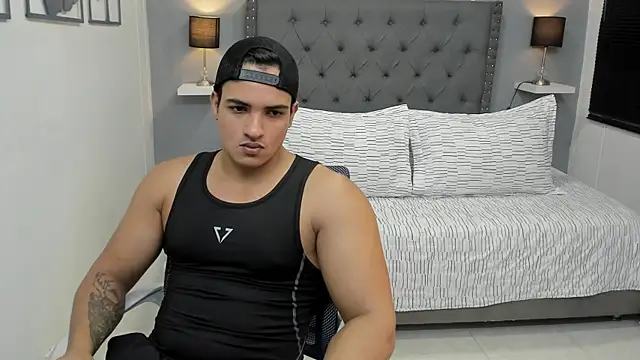 maxximo strong  online show from December 2025 07:59:02 PM