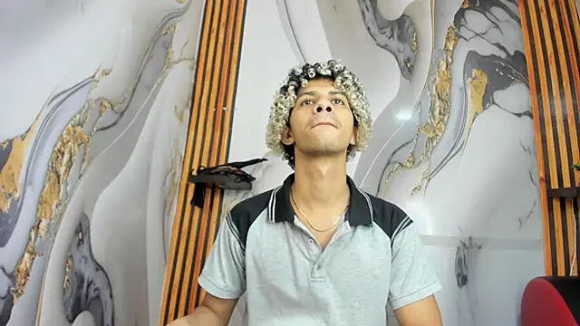 Victor LatinBoy online show from January 2026 12:31:01 PM