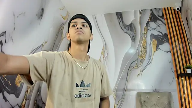 Victor LatinBoy online show from January 2026 12:09:01 PM