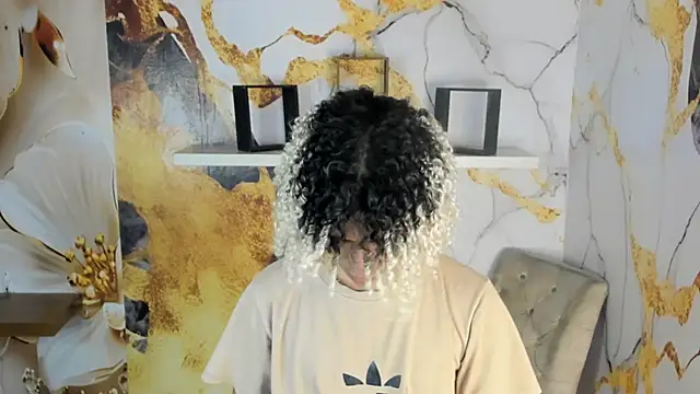 Victor LatinBoy online show from February 2026 03:15:02 AM