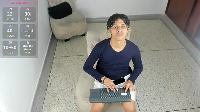 Victor LatinBoy online show from March 2026 03:01:01 AM