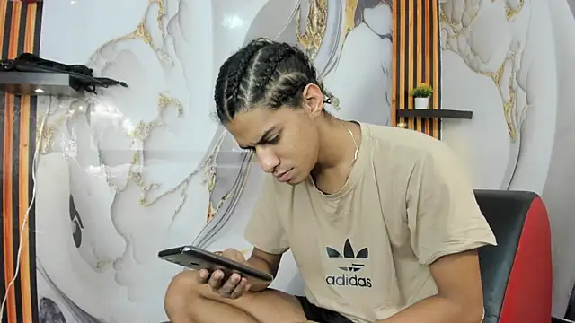 Victor LatinBoy online show from January 2026 12:12:01 PM