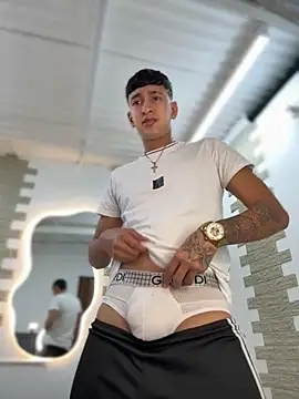 Snapshot of neithan_sleitherx chatting on February 2026 01:33:02 PM neithan sleitherx online show from February 2026 01:33:02 PM