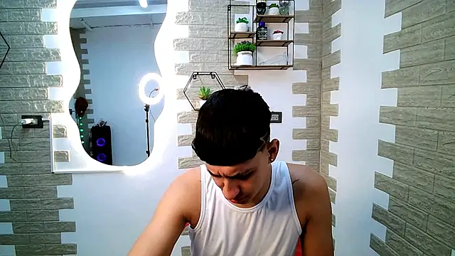 Snapshot of neithan_sleitherx chatting on January 2026 04:35:02 PM neithan sleitherx online show from January 2026 04:35:02 PM