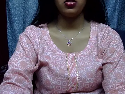 cute Dirty Diva online show from May 2026 04:10:01 PM