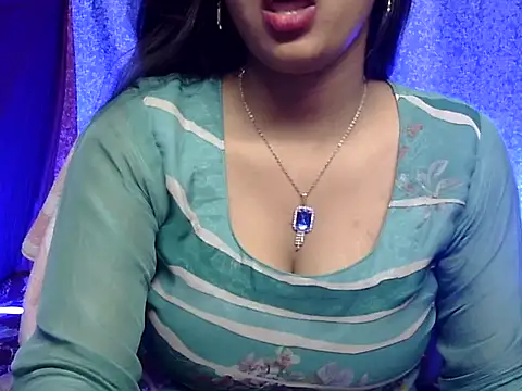 cute Dirty Diva online show from April 2026 05:21:01 PM