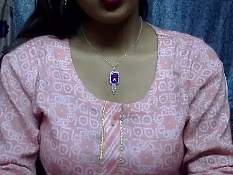 cute Dirty Diva online show from May 2026 03:32:01 PM