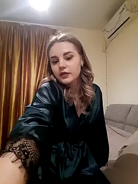 Molly Voss online show from February 2026 05:57:01 PM