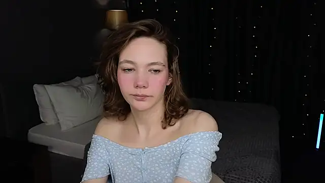 Snapshot of NovaEva_ chatting on June 2026 12:04:01 AM NovaEva online show from June 2026 12:04:01 AM