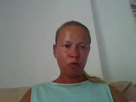 Snapshot of jennyblondeuk chatting on June 2026 05:41:01 PM jennyblondeuk online show from June 2026 05:41:01 PM