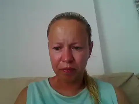 Snapshot of jennyblondeuk chatting on June 2026 02:39:01 PM jennyblondeuk online show from June 2026 02:39:01 PM