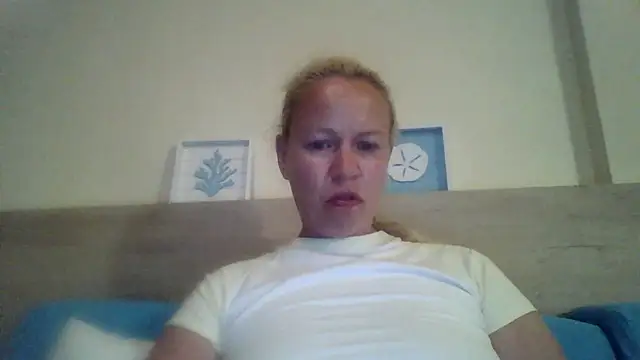 Snapshot of jennyblondeuk chatting on April 2026 08:57:02 PM jennyblondeuk online show from April 2026 08:57:02 PM
