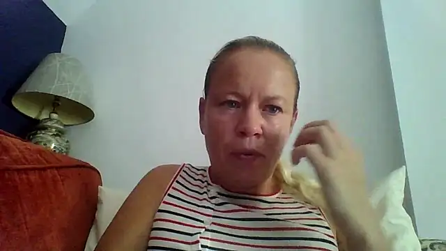 Snapshot of jennyblondeuk chatting on July 2026 12:35:02 PM jennyblondeuk online show from July 2026 12:35:02 PM