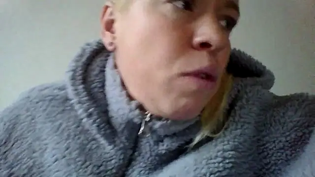 jennyblondeuk online show from February 2026 03:21:02 PM