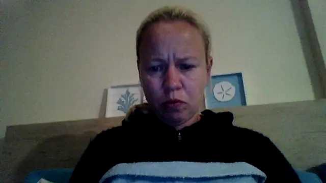 Snapshot of jennyblondeuk chatting on May 2026 07:22:02 PM jennyblondeuk online show from May 2026 07:22:02 PM