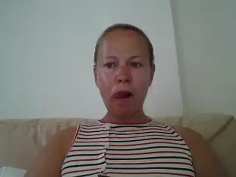 Snapshot of jennyblondeuk chatting on May 2026 02:23:01 PM jennyblondeuk online show from May 2026 02:23:01 PM