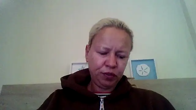 Snapshot of jennyblondeuk chatting on May 2026 11:35:01 AM jennyblondeuk online show from May 2026 11:35:01 AM