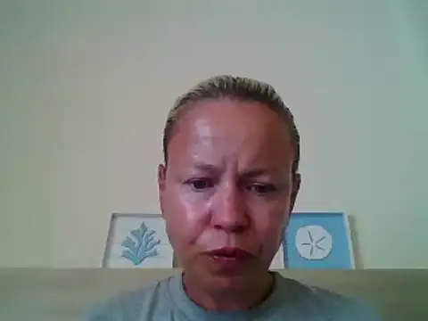 Snapshot of jennyblondeuk chatting on May 2026 04:29:02 PM jennyblondeuk online show from May 2026 04:29:02 PM