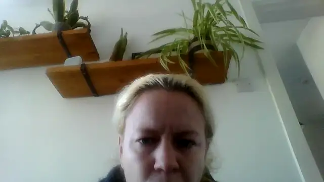 jennyblondeuk online show from March 2026 02:14:02 PM