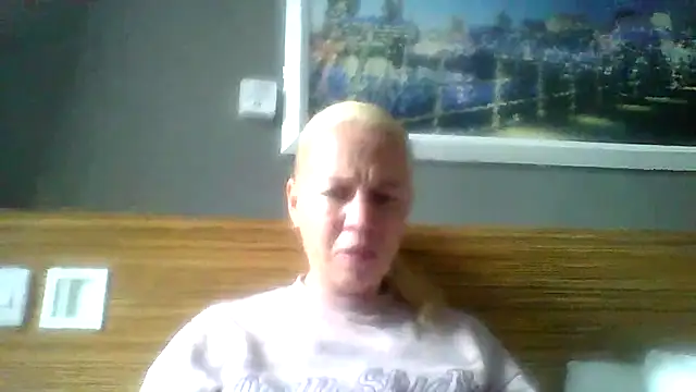 jennyblondeuk online show from April 2026 02:34:01 PM