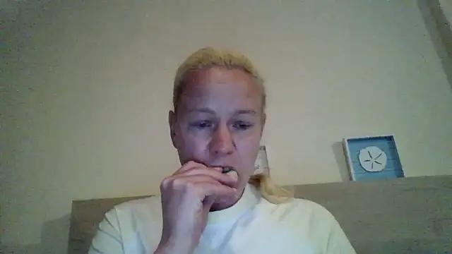 Snapshot of jennyblondeuk chatting on April 2026 07:58:01 PM jennyblondeuk online show from April 2026 07:58:01 PM
