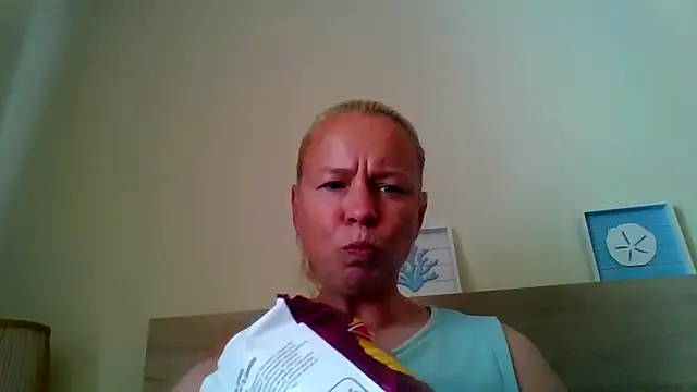 Snapshot of jennyblondeuk chatting on April 2026 01:07:01 PM jennyblondeuk online show from April 2026 01:07:01 PM