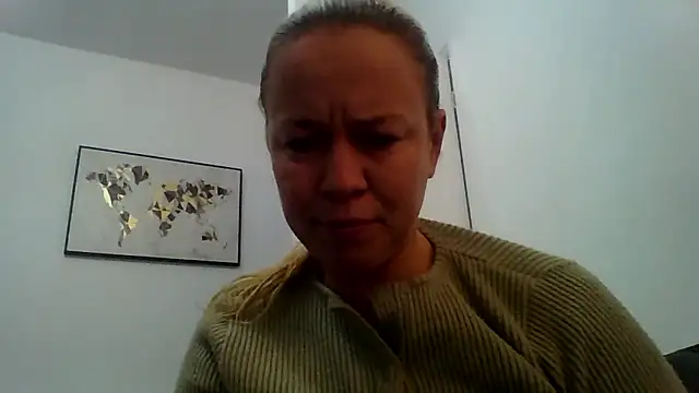 Snapshot of jennyblondeuk chatting on January 2026 04:57:02 PM jennyblondeuk online show from January 2026 04:57:02 PM