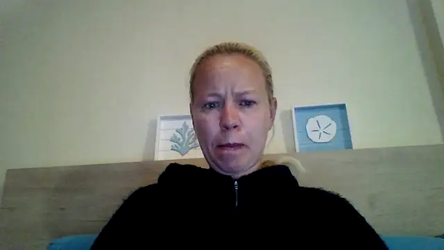 Snapshot of jennyblondeuk chatting on May 2026 09:30:02 PM jennyblondeuk online show from May 2026 09:30:02 PM
