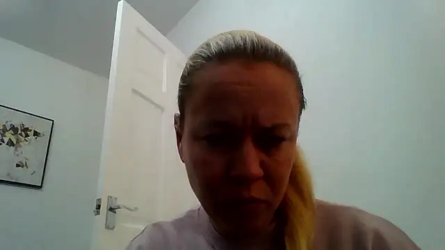 Snapshot of jennyblondeuk chatting on January 2026 08:49:02 PM jennyblondeuk online show from January 2026 08:49:02 PM