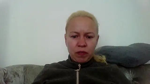 jennyblondeuk online show from April 2026 03:02:01 PM