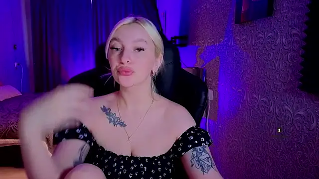 Eva Vibe  online show from May 2026 05:02:01 AM