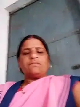 Snapshot of CUTE_Ishpa chatting on February 2026 05:18:02 AM CUTE Ishpa online show from February 2026 05:18:02 AM