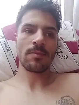 Snapshot of henrinnvv25 chatting on December 2025 01:14:02 PM henrinnvv25 online show from December 2025 01:14:02 PM