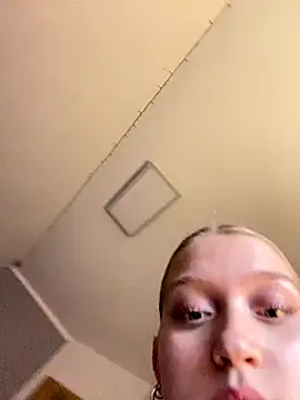 Snapshot of EmmiPemmi chatting on December 2025 01:46:01 PM EmmiPemmi online show from December 2025 01:46:01 PM