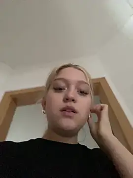 EmmiPemmi online show from February 2026 09:49:02 AM