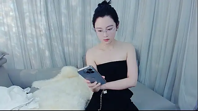 HCOCO online show from April 2026 02:08:01 PM