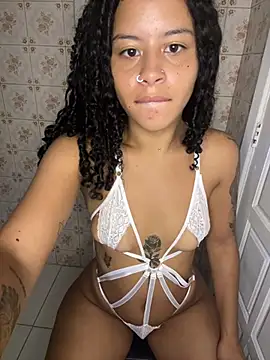 Snapshot of Estrelaa7 chatting on March 2026 12:51:02 AM Estrelaa7 online show from March 2026 12:51:02 AM