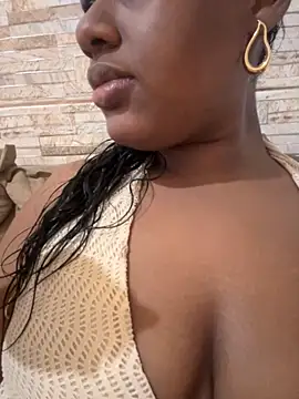 amorasecy online show from April 2026 01:46:01 PM