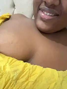 amorasecy online show from April 2026 09:11:02 PM