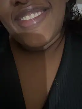 amorasecy online show from April 2026 12:39:01 AM