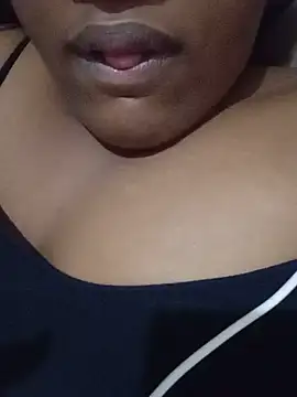 amorasecy online show from May 2026 09:04:01 PM