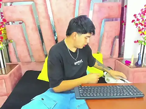 ThomasThund online show from January 2026 01:06:02 PM