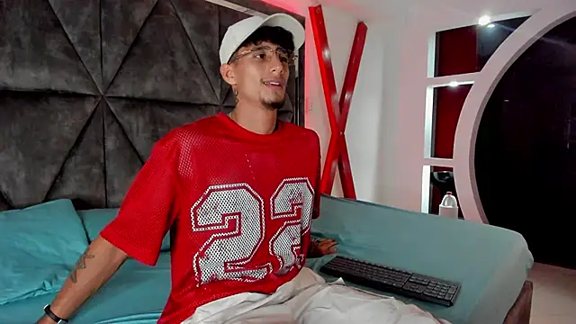 Stone Biker online show from December 2025 02:11:02 AM