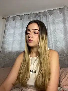 cute emmma online show from February 2026 12:38:02 PM