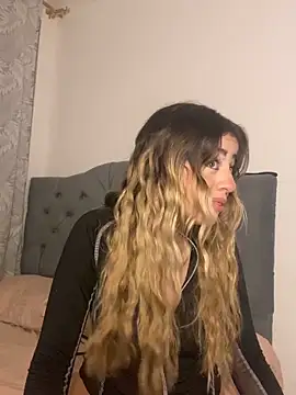 cute emmma online show from February 2026 10:50:02 AM